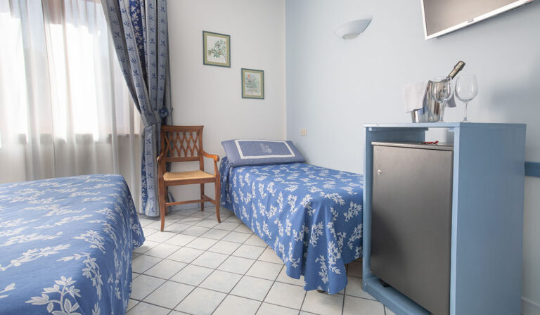 Camera Quadrupla Standard