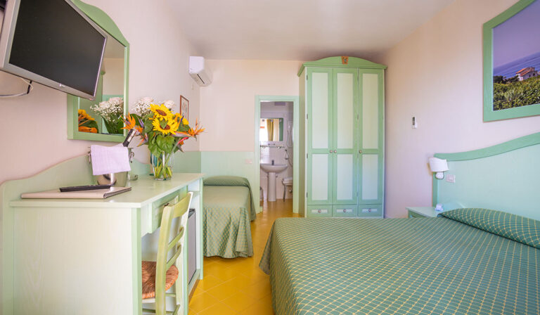 Camera Tripla Comfort con balcone