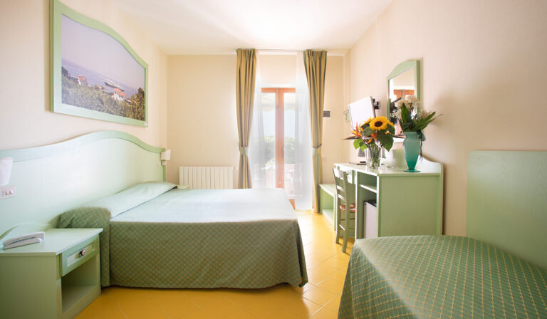 Camera Tripla Comfort con balcone