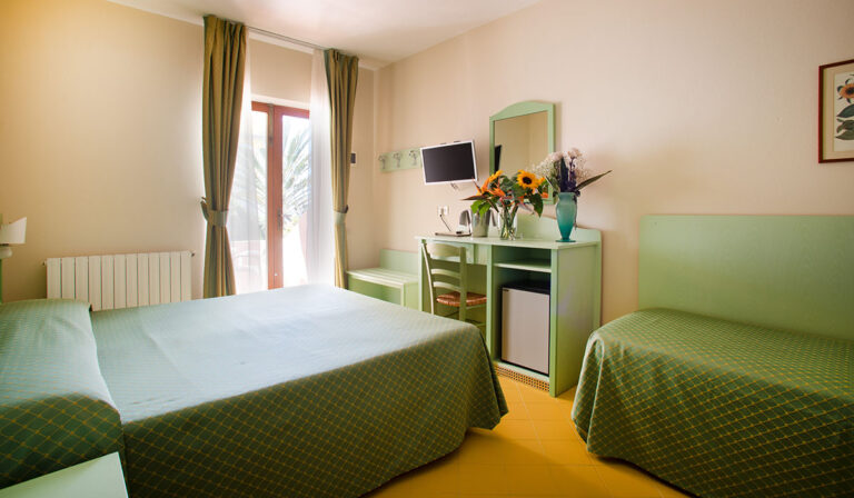 Camera Tripla Comfort con balcone