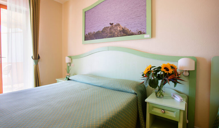 Camera Tripla Comfort con balcone e vista mare