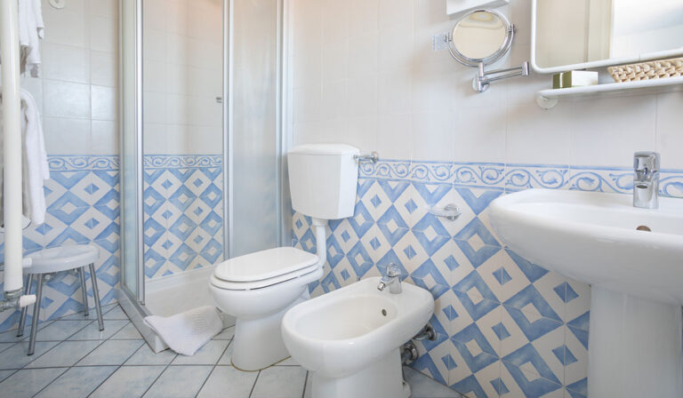 Camera Tripla Comfort con balcone e vista mare