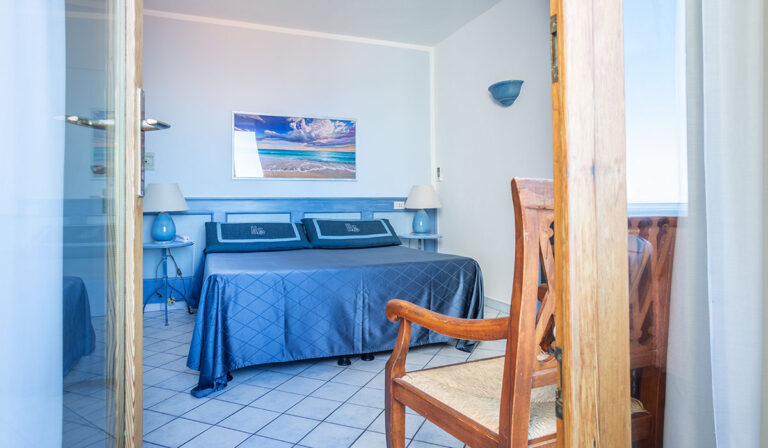 Camera Tripla Comfort con balcone e vista mare